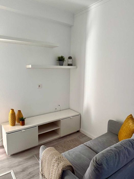 Apartamento mobilado e equipado com eletrodomésticos nos Moinhos da  Funcheira-Amadora