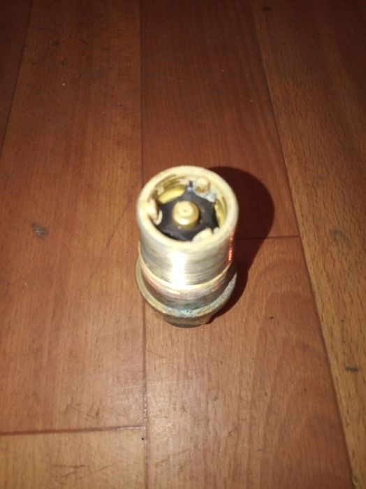 Продам два клапана на газовый баллон