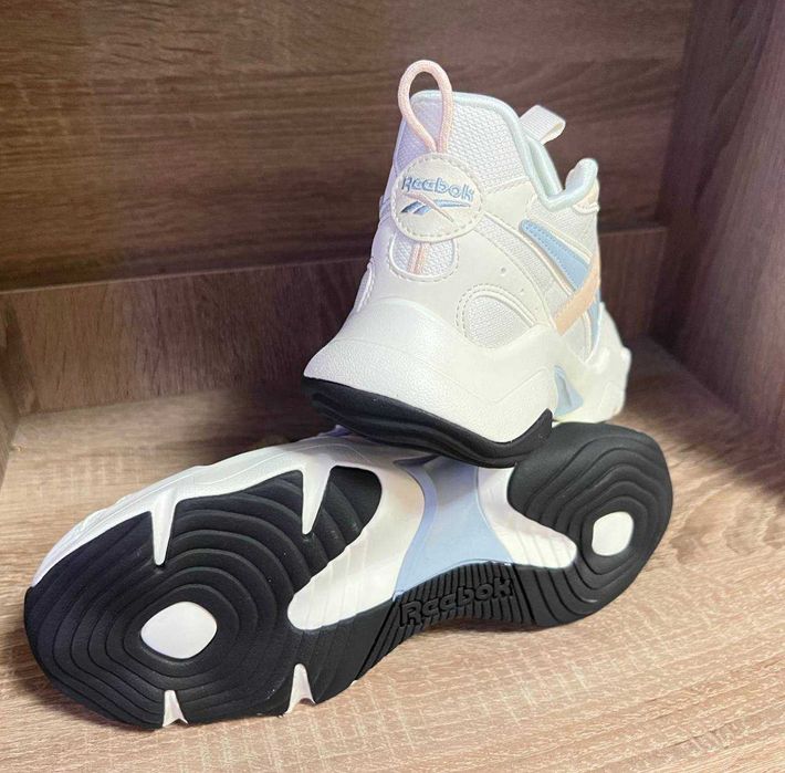 Жіночі кросівки REEBOK TURBO RESTYLE GW 7832: 1 750 грн. - Другие