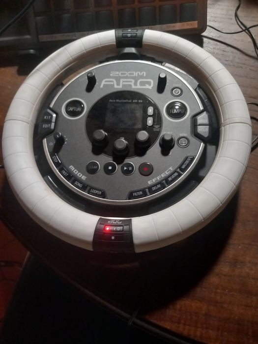 Zoom ARQ com caixa original e manuais
