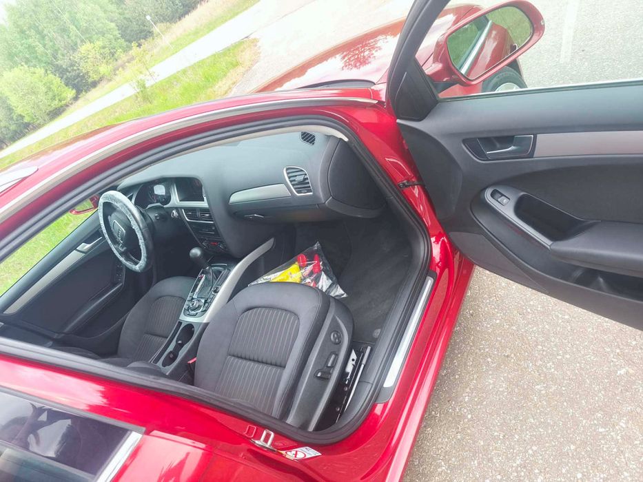 Audi A4B8……………..