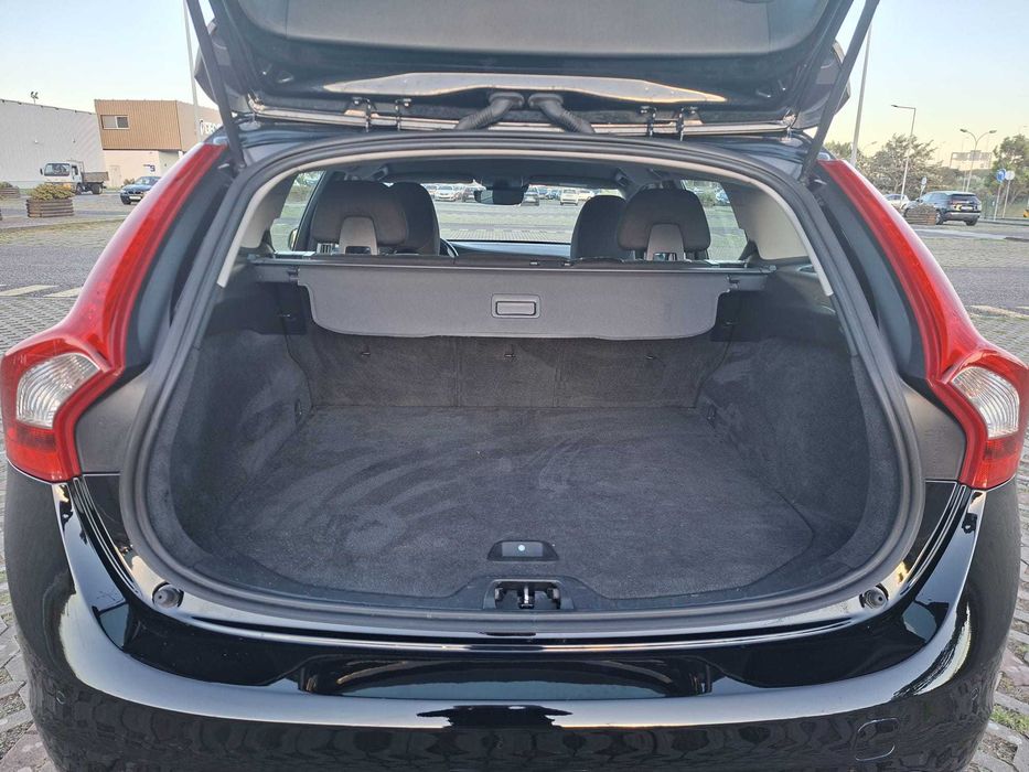 Volvo V60 D4 Cx Automática 2.0 181Cv Diesel 2015 -  Motor Totalmente Revisto