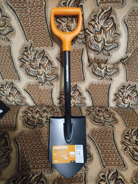 Саперки фіскарс солід