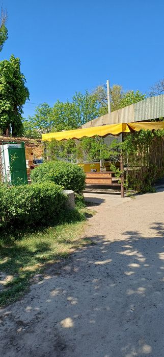 Магазин та кіоск-зупинка