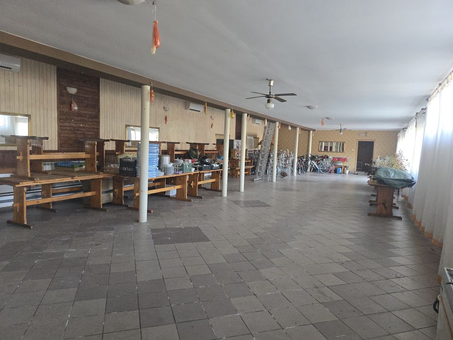 Lokal na ok. 250 osób, kuchnia i chłodnia. Pod magazyn, piekarnie..