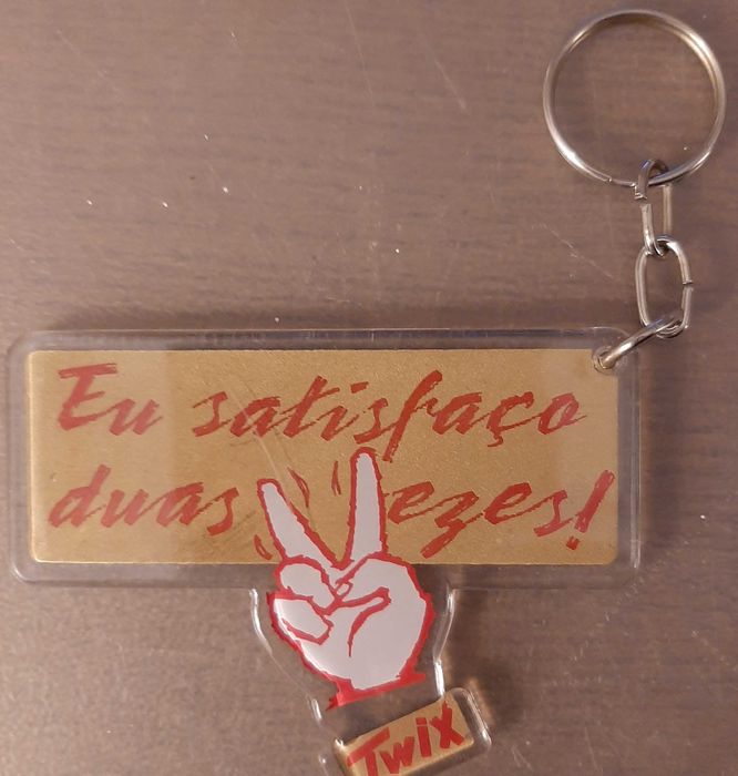 Porta - Chaves " Eu satisfaço 2 vezes" da  Twix