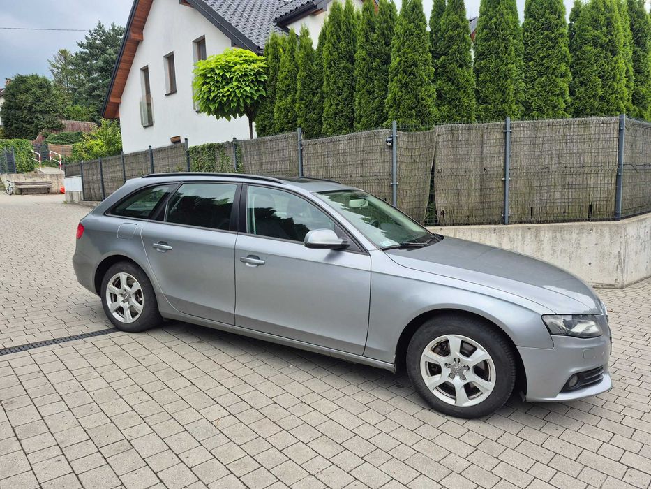 Sprzedam Audi A4  B8 kombi 2009 2.0 tdi