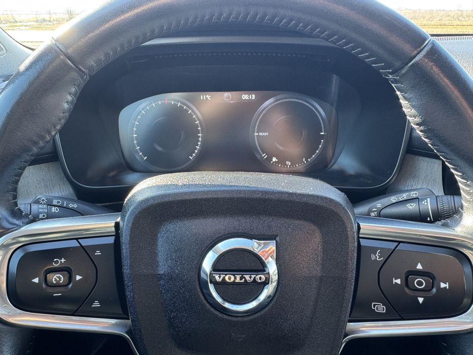 Volvo XC40 1.5PHEV AWD R-Design 2022рік Official