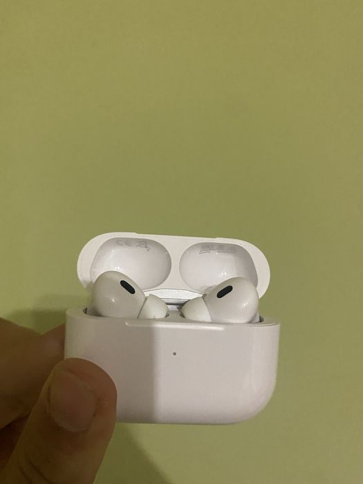 Продаю air pods 2 pro ідеал !