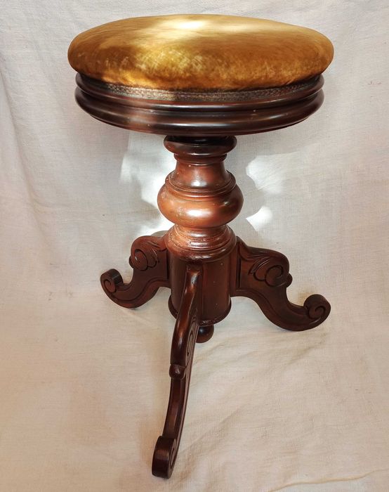 Banco Piano Castanho Velho