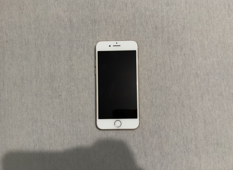 Iphone 8 /64 GB/ 100% kondycji baterii/ Super stan