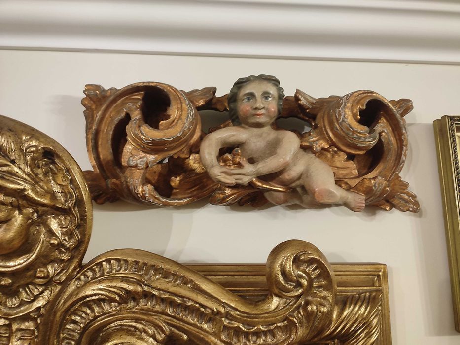 Talha de madeira com anjo