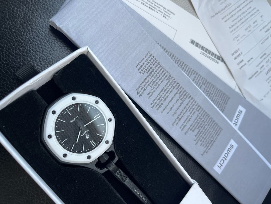 Relógio da collab AP x Swatch