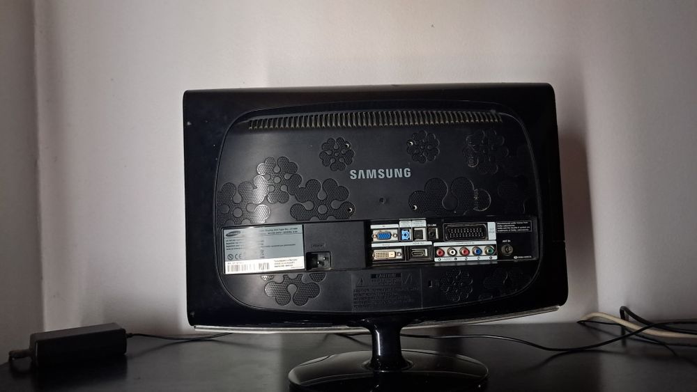 Televisão Samsung Syncmaster 933HD 19 polegadas