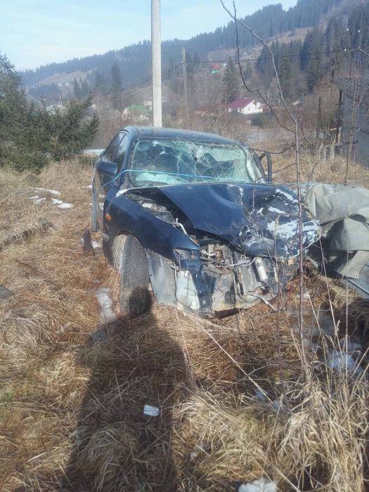 Продам Уаз(1000$) та Mazda(350$)