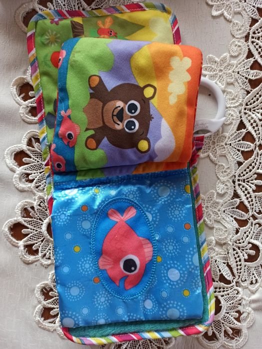 Książeczka materiałowa sensoryczna, szeleszcząca, lamaze, do wózka