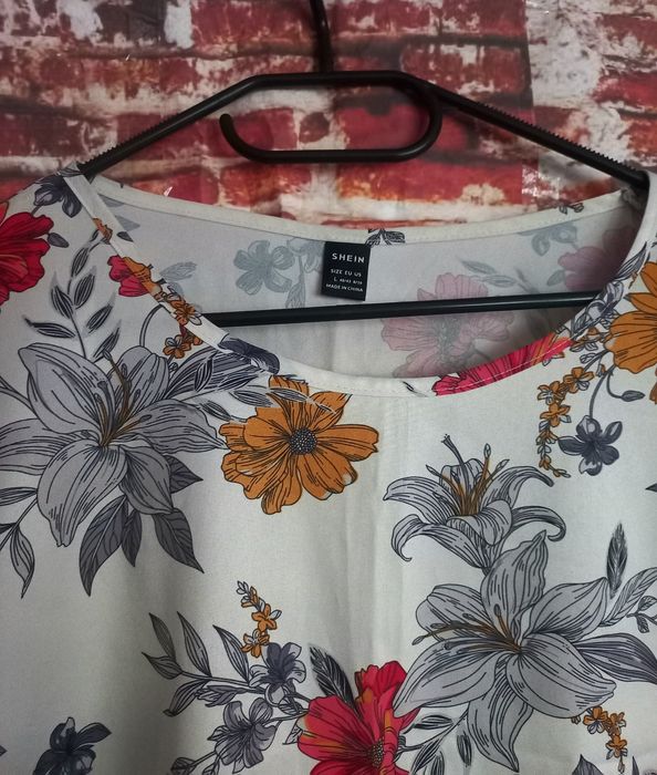 L  Lekka bluzka w kwiatowy print