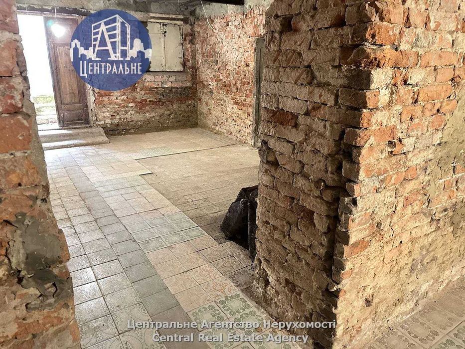 Продається нежитлове приміщення в центральній частині м. Чернівці