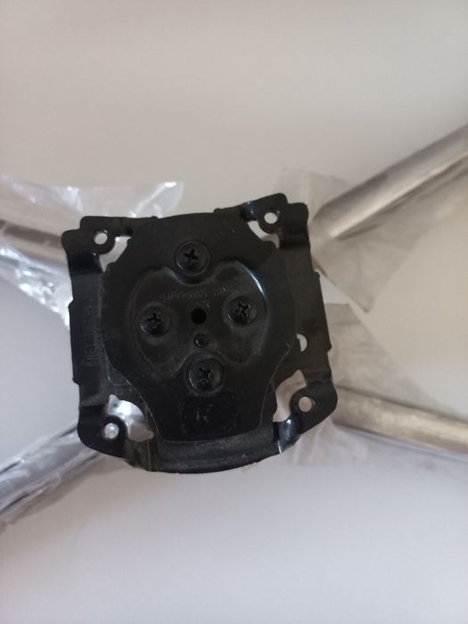 Підставка під телевізор  Quad Stand 40" [BN96-30996A].