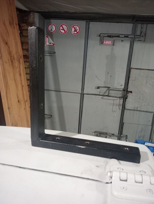 Кронштейн,крепление , держатель для полок