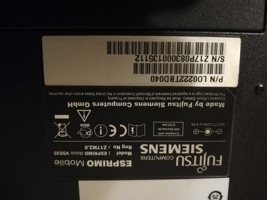 Laptop Fujitsu Esprimo mobile