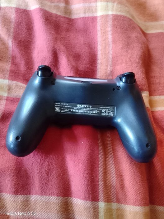 продається джойстик для PlayStation 4