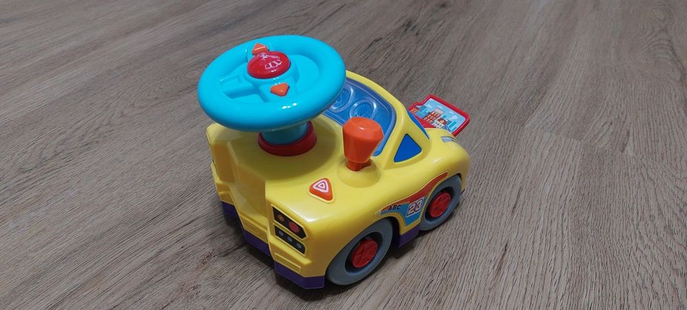 Autko interaktywne grajace.