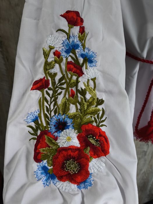 Вишиванка для дівчинки підлітка