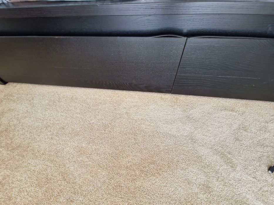 Cama de casal com 4 gavetas de arrumação