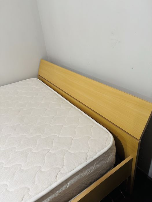 Cama + colchão + roupeiro