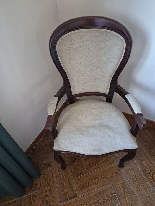 Quarto completo ainda em  bom estado para uso