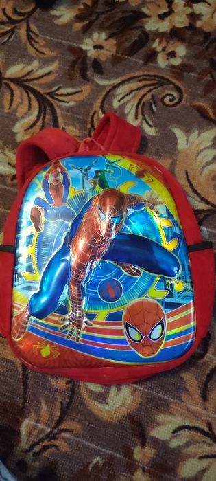 Продам  чоловік павук  і Крош