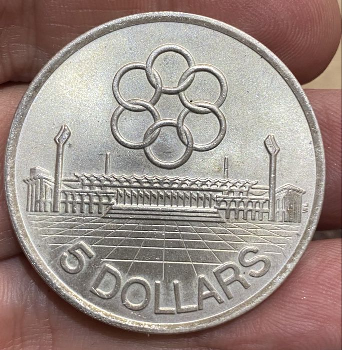 Moeda 1071 - SINGAPURA 5 Dollars 1973 Prata
