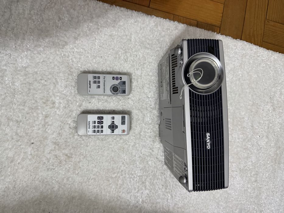 Projector Sanyo PLC Sw30