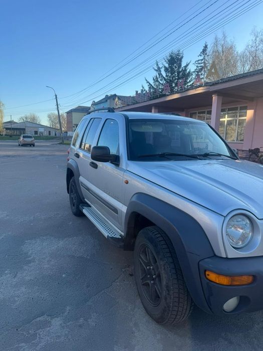 Продам черокі спорт.ліберті2.5т.д.авт.
