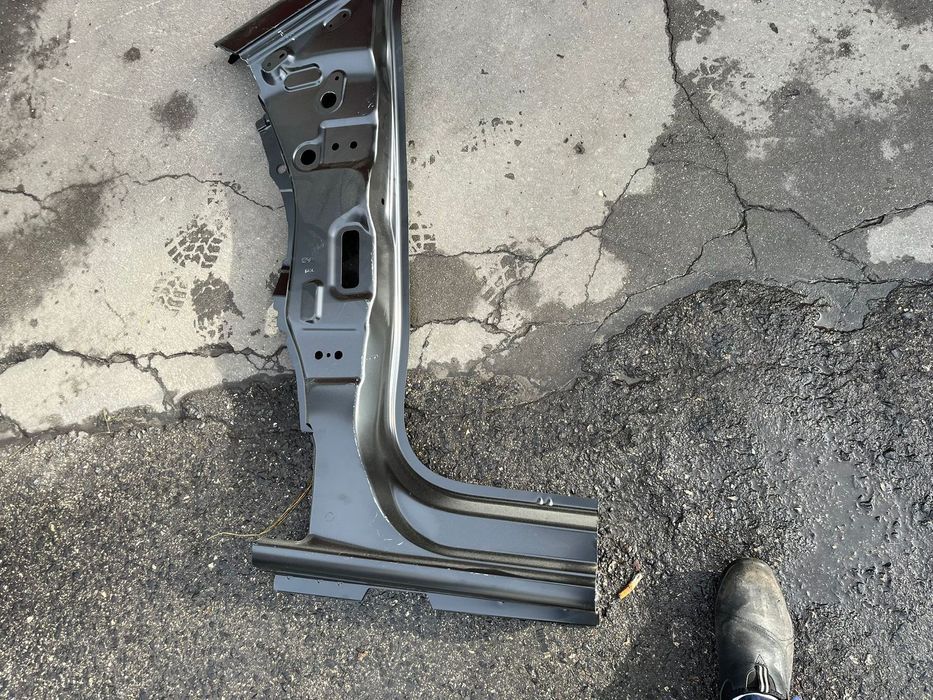 Partner Berlingo Combo 2019 on CHAPA PILAR A / PORTA ESQUERDA - Z888