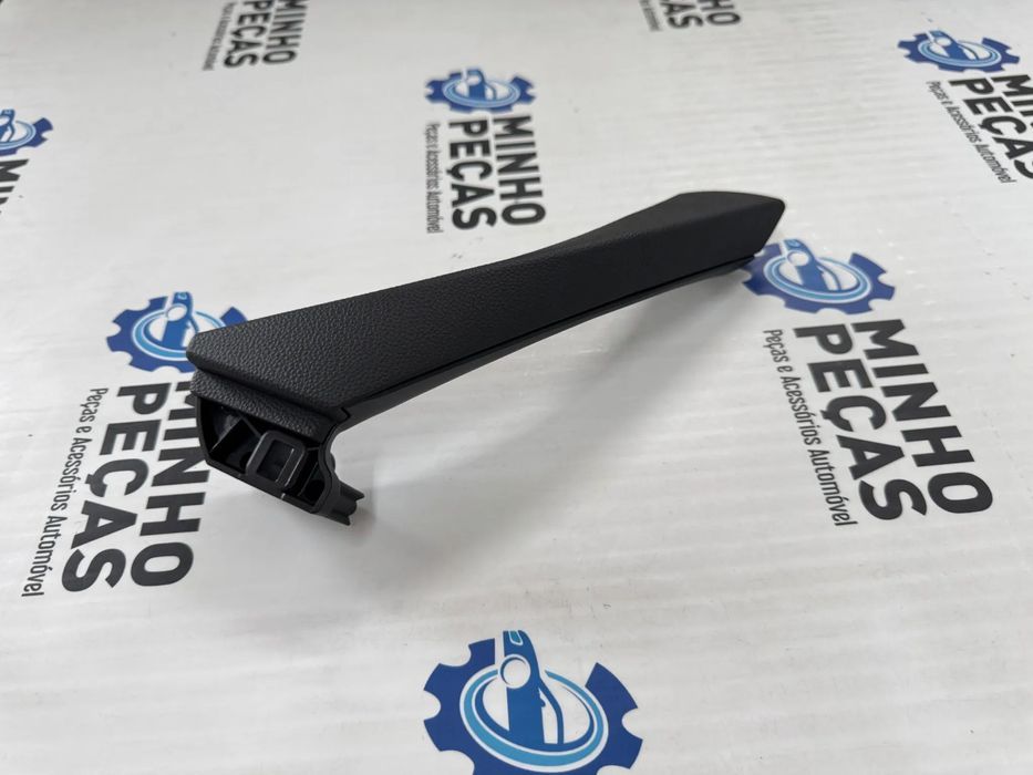 Puxador Traseiro Esquerdo BMW Série 3 (E90 E91) Preto