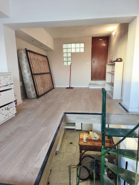 Garagem + escritório independente