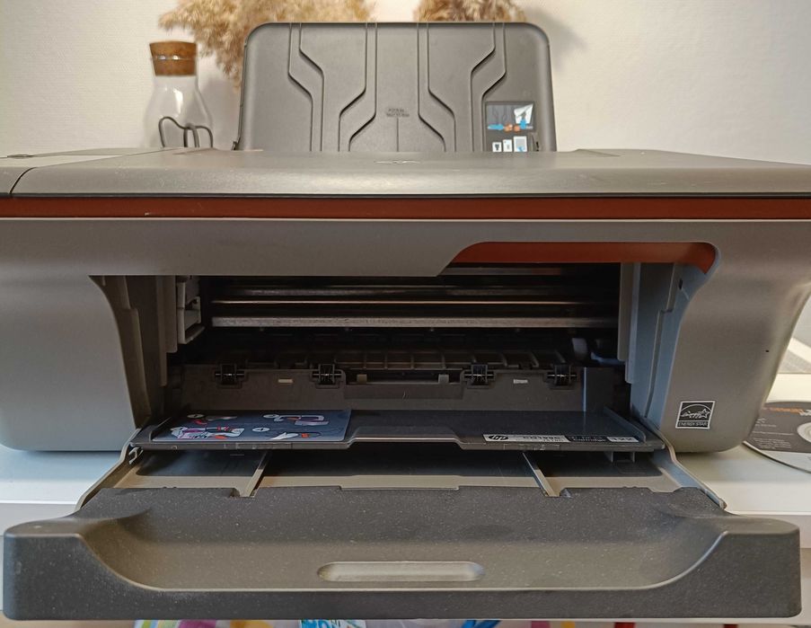 HP DeskJet 2050A принтер сканер копір