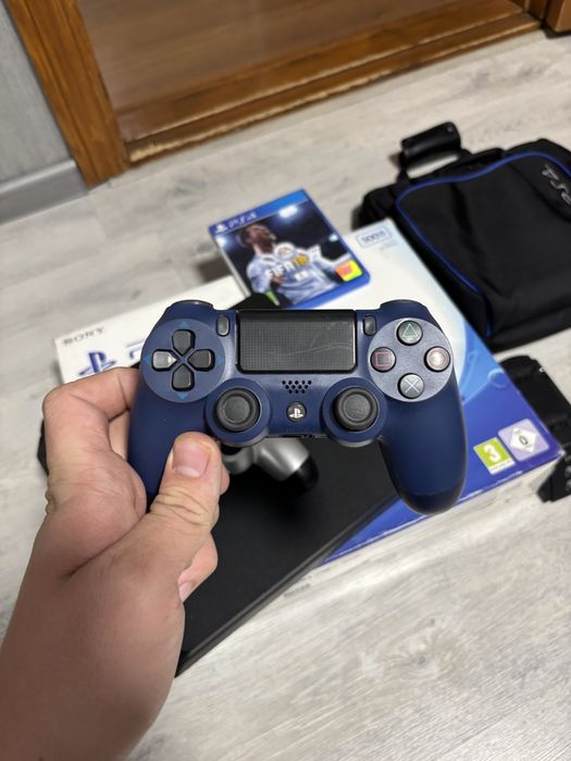 Konsola Sony PlayStation 4 (PS4) 500GB + 2 pady + torba + gra FIFA 18