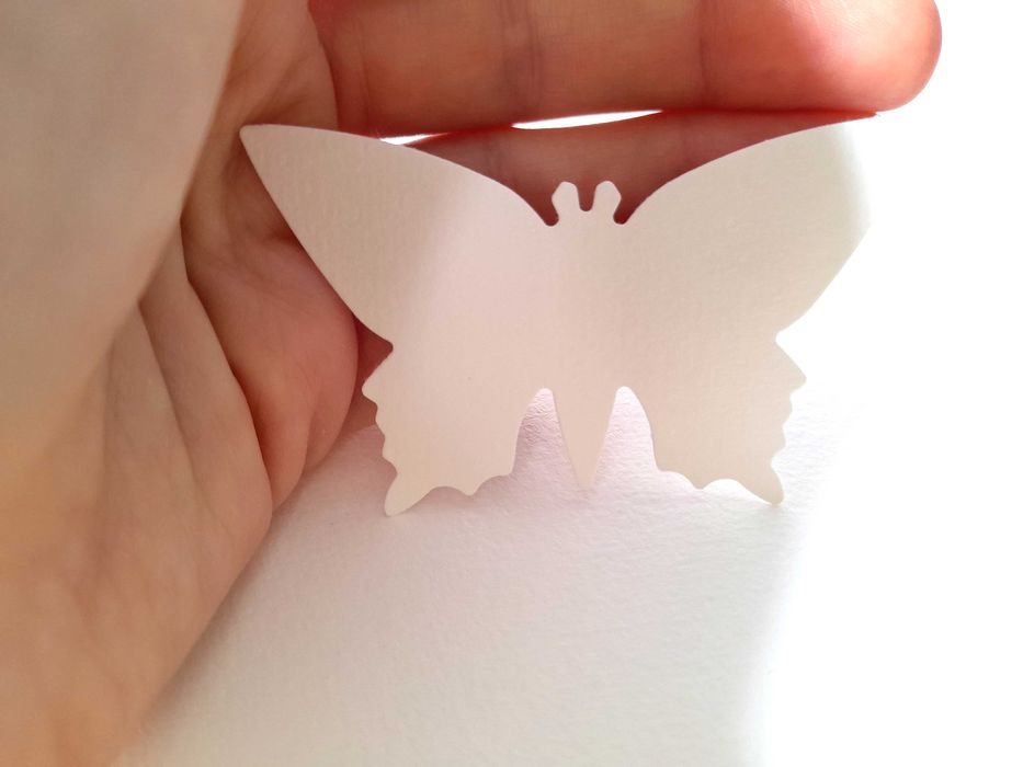 Cartões em forma de borboleta em papel de aguarela