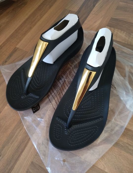 Crocs Serena Flip W8 38-39