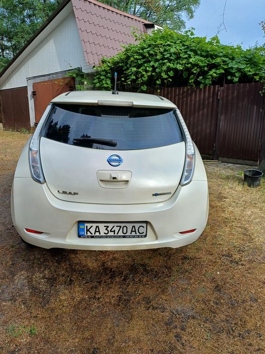 Продам Nissan Leaf