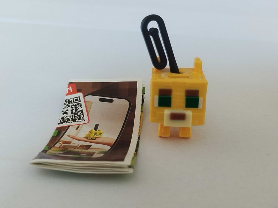 Figurka, zabawka Kinder Joy Minecraft, ocelot