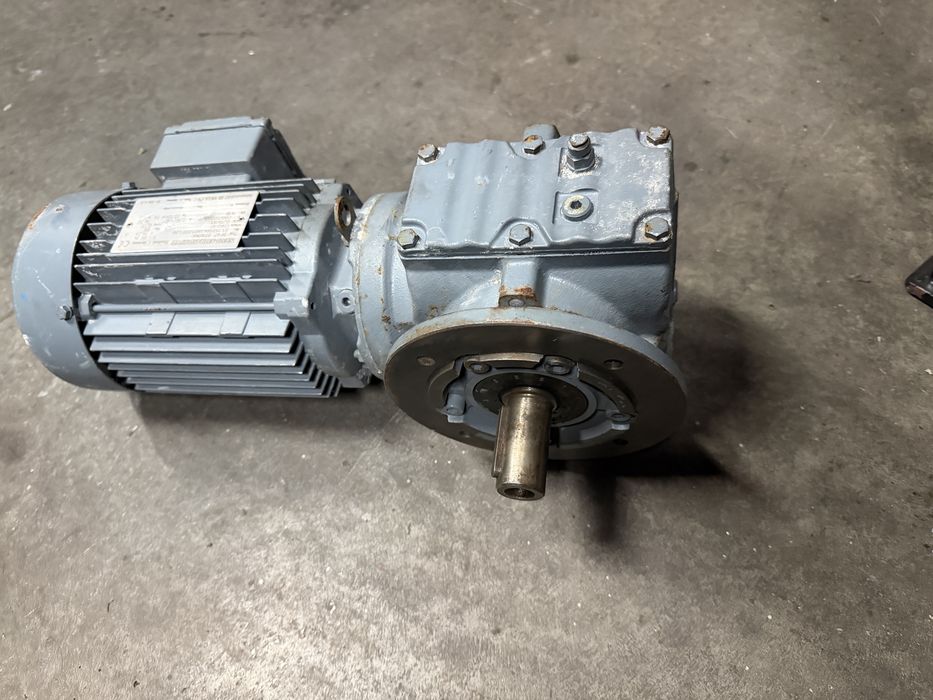 Motoreduktor silnik z przekladnia reduktor SEW 380V 0,75kw/97 obr/min