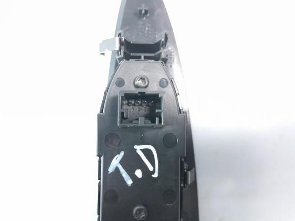 Comando / botão / interruptor vidros trás direito ALFA ROMEO Giulietta