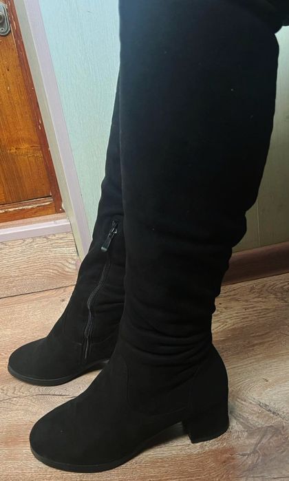 Батфорди сапожки на низькому каблуку, замшові Чоботи 39р, 25,5см.