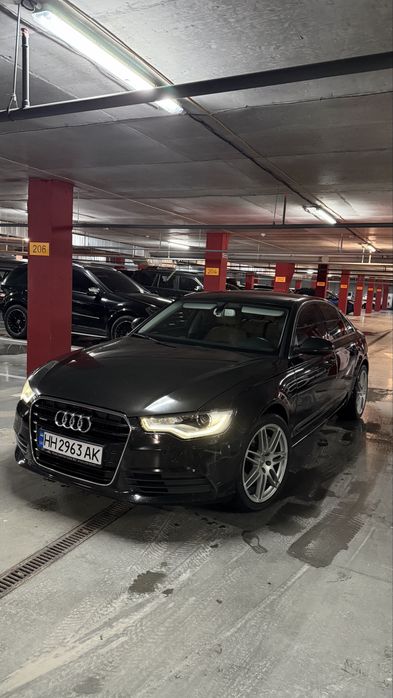 Шикарный вариант для комфортной езды, быстрой езды. Полный привод, шикарная комплектация. Максимальная комплектация.