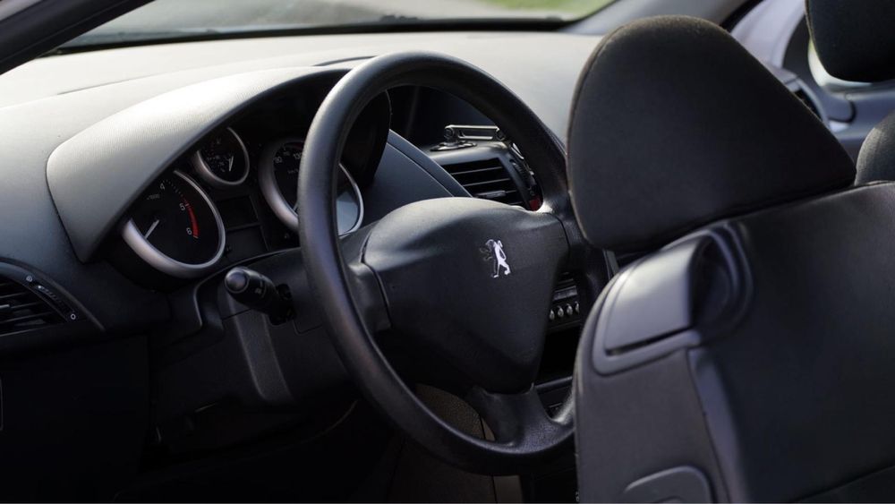 Peugeot 207 em muito bom estado