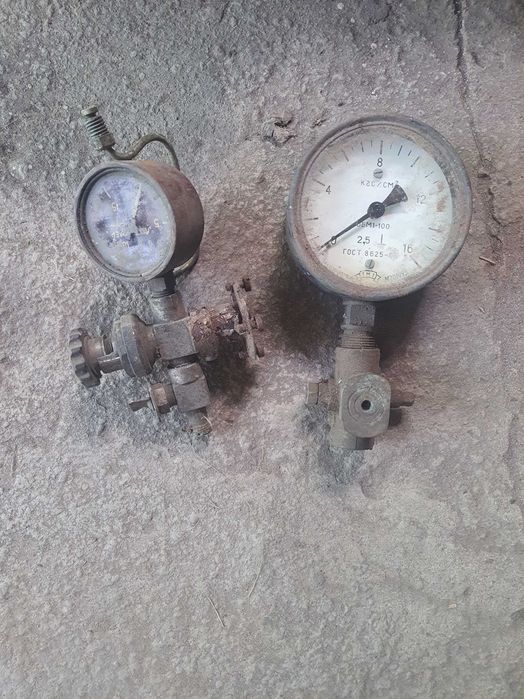 Манометр  рабочий  Срочно